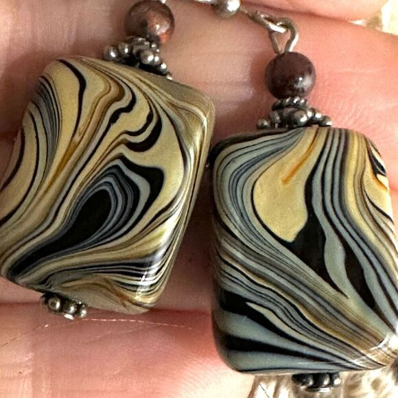 Sterling silver swirl beaded natural stone drop earrings - Picture 6 of 7